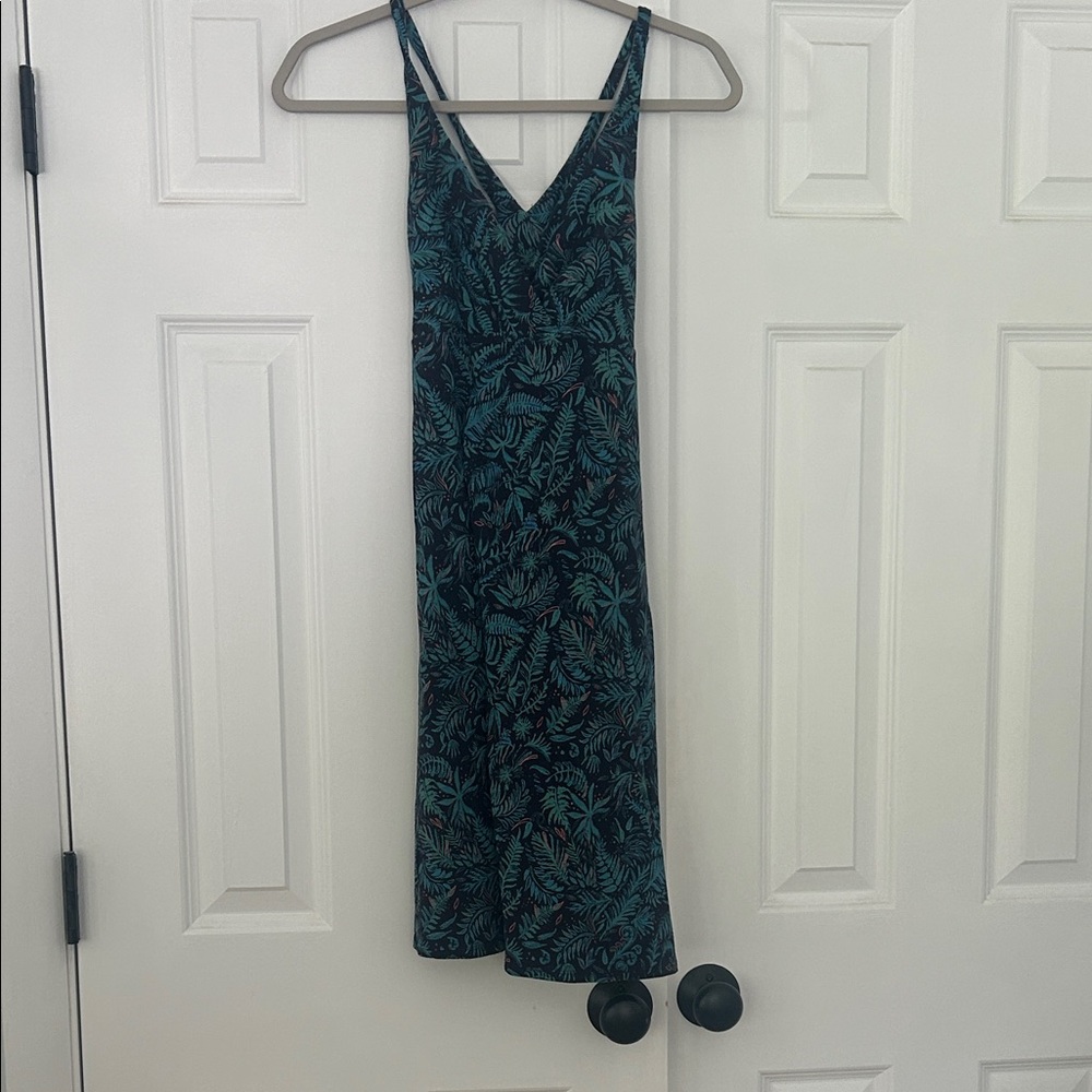 Patagonia teal leaf print cross-back dress